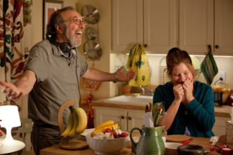 How Do You Know - filmstill JAMES L. BROOKS (DIRECTOR) & KATHRYN HAHN on the set of How Do You Know EDITORIAL USE ONLY C