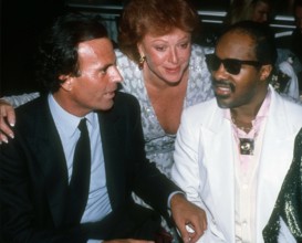 Julio Inglesias Regine Stevie Wonder 1986 Photo By John Barrett/PHOTOlink.net / MediaPunch PUBLICATIONxINxGERxSUIxAUTxO