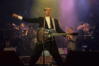 David Gilmour und Pete Townshend von Pete Townshend s Deep End live bei einem Konzert der White City -Tour in der Brixto