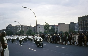 Besuch der Queen Elisabeth II DEU Berlin ca 1965 Besuch der Queen Elizabeth II am Ernst Reuter P