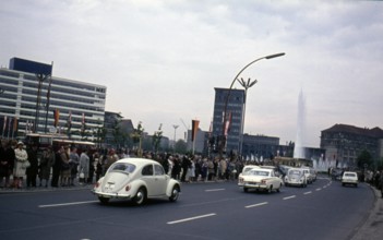 Besuch der Queen Elisabeth II DEU Berlin ca 1965 Besuch der Queen Elizabeth II am Ernst Reuter P