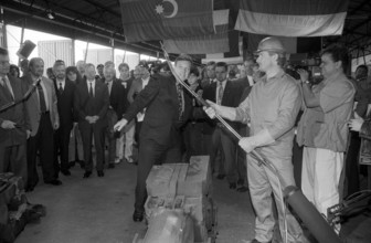 Bildnummer: 53922826  Datum: 23.05.1995  Copyright: imago/sepp spiegl
Verteidigungsminister Volker