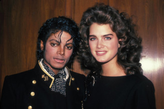 Michael Jackson With Brooke Shields at the Museum Of Natural History in New York City 1984. PUBLICATIONxNOTxINxUSA Copyr