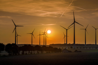 Windkraftanlagen bei Lichtenau (Westfalen) *** Wind turbines near Lichtenau Westphalia