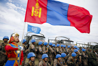 Soldaten der mongolischen Armee, aufgenommen im Rahmen einer Ausbildung mongolischer Soldatinnen und Soldaten fuer den E