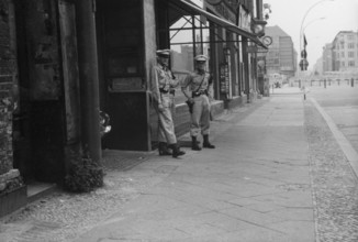 Berlin GER, 20230101,Berlin, Aufnahme ca.1960 Checkpoint Charlie *** Berlin GER, 20230101,Berlin, photo ca 1960 Checkpoi