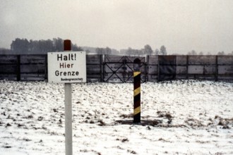 Grenzsperranlage und Grenzmetallzaun an der Staatgrenze zur Deutschen Demokratischen Republik Bad B