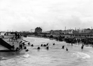 IMAGO History, Zweiter Weltkrieg: 1939 - 1945 World War Two - Western Front - France Canadian troops were amongst the fi