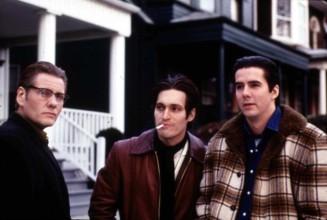 William Forsythe, Vincent Gallo, Adam Trese Sid (William Forsythe), Russ (Vincent Gallo) und Jerry (Adam Trese) sind Ei