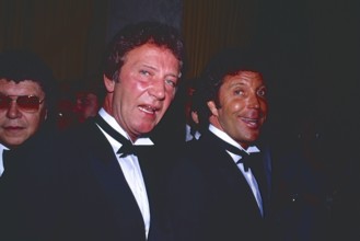 Tom Jones Los Angeles CA USA LIBRARY Tom Jones R with manager Gordon Mills in 1980s ReCaptioned