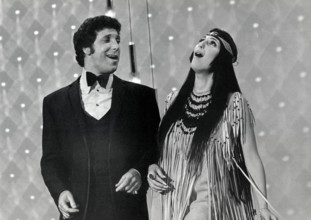 Tom Jones and Cher Bono circa 1971 PUBLICATIONxINxGERxSUIxAUTxONLY Copyright xRoyxCummingsx 1063_