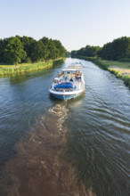 Elbe Lübeck Canal, cargo ship Dalldorf Schleswig-Holstein Germany Herzogtum Lauenburg