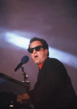 Der Sänger Billy Joel bei einem TV Auftritt , aufgenommen am 15.06.1990 *** The singer Billy Joel at a TV performance, r