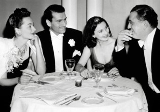 Olivia de Havilland Laurence Olivier Vivien Leigh and Producer David Selznick 1939 Cinema Publis