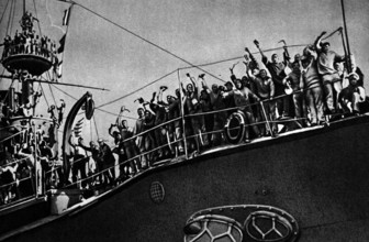 Photograph taken during the mutiny aboard the Russian battleship Potemkin . Dated 20th Century, Copyright: xUnitedxArchi