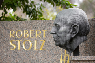 Robert Stolz Denkmal, Stadtpark in Wien, Österreich *** Robert Stolz Monument, City Park in Vienna, Austria 1065519322