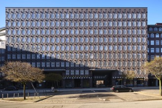 DEU DEUTSCHLAND HAMBURG Gebäude der Sprinkenhof AG im Hamburger Kontorhausviertel im Abendlicht