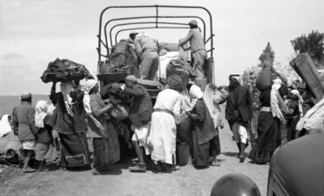 Israel / Palestine: Palestinian men, women and children driven from their homes by Israeli forces, 1948 The 1948 Palesti