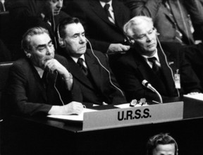 Leonid Brezhnev mit Andrej Gromyko und Konstantin Tschernenko Der sowjetische Staats- und Parteichef Leonid Brezhnev mit
