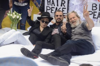 NEW YORK, NY - SEPTEMBER 13: Yoko Ono, Ringo Starr and Jeff Bridges attend the Fifth Annual Come Together: NYC Bed-In C