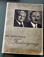 Bildnummer: 51660748  Datum: 11.05.2006  Copyright: imago/Stefan Hässler
Buch - Die Wahrheit dem