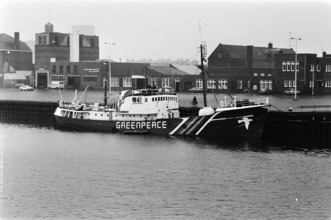 Anefo photo collection. Ship Rainbow Warrior from Greenpeace in Scheveningen. 11 May 1979. Scheveningen, South Holland C