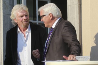Richard Branson Vorsitzender der Virgin Group und Frank Walter Steinmeier Aussenminister beim Tr