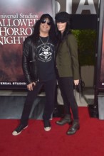 Slash Guns n Roses mit Freundin Meegan Hodges bei der Eröffnung der Halloween Horror Nights in den