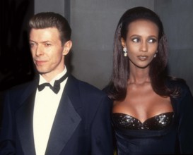 Iman and David Bowie 1990 Photo By John Barrett/PHOTOlink/MediaPunch PUBLICATIONxINxGERxSUIxAUTxONLY Copyright: xJohnxBa