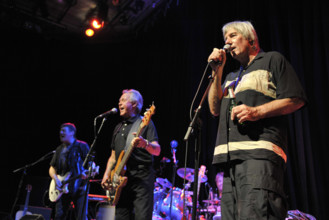 Kast Off Kinks perform as part of Ray Davies' Meltdown