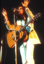 Ray Davies of The Kinks performing circa 1970 s PUBLICATIONxNOTxINxUSA Copyright: xJeffreyxMayerx/xRockxNegativesx/xMedi