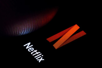 Symbolfoto: Das Logo von Netflix ist auf einem Smartphone zu sehen. Berlin, 03.03.2023 Berlin Deutschland *** Symbol pho