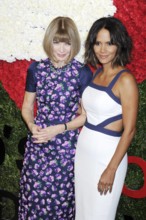 Anna Wintour und Halle Berry bei der Verleihung God s Love We Deliver Golden Heart Awards 2014 in de