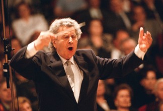 Mikis Theodorakis, 95. Geburtstag am 29. Juli Mikis Theodorakis ist ein griechischer Komponist, Schriftsteller und Polit