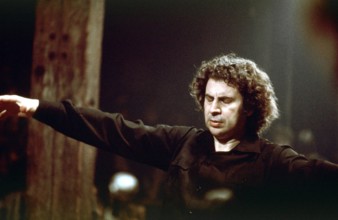 Mikis Theodorakis, 95. Geburtstag am 29. Juli Musiker Mikis Theodorakis (GRE) während eines Konzertes in Hamburg