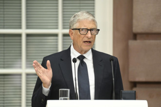 Bill Gates bei der Ehrung mit dem Rathenau Preis in Berlin