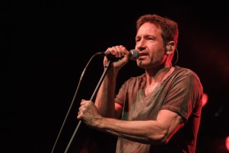 Der US amerikanische Schauspieler Schriftsteller und Musiker David Duchovny bei einem Konzert am 10