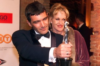Foto: Henry H. Herrmann Thema: European Film Awards 1999 in Berlin im Schillertheater: Preisträger: Antonio Banderas u.