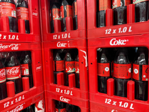 Coca-Cola Kasten Coke Getränke *** Coca Cola crate Coke drinks Copyright: xmix1pressx