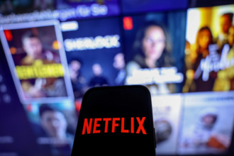 Razzia bei Netflix - Verdacht auf Steuerhinterzieung Ermittler haben am Dienstag Büros des US-Streaming-Riesen in Frankr