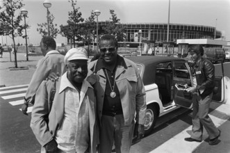Anefo photo collection. North Sea Jazz Festival in The Hague; Count Basie (L) and Oscar Peterson (R) arrive at Schiphol.