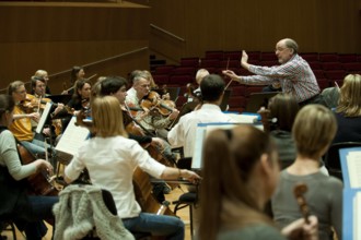 Philharmonie im Gasteig 2011Radio Sinfonie Orchester Stuttgart Sir Roger Norrington *** Philharmonie