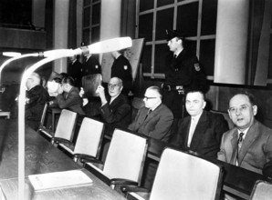 Bildnummer: 55894328  Datum: 22.12.1964  Copyright: imago/United Archives
On the trial for war