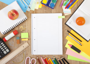 schulbedarf,schreibwaren,schulmaterial,schulmaterialien,schulsachen,schulutensil,schulutensilien,schreibware *** school