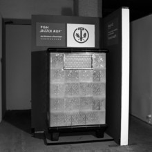 Bildnummer: 53023592  Datum: 20.05.1963  Copyright: imago/Kai Bienert
Kachelofen der PGH Glück auf
