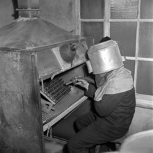 Bildnummer: 53012291  Datum: 14.01.1954  Copyright: imago/Kai Bienert
Mitarbeiter einer PGH in
