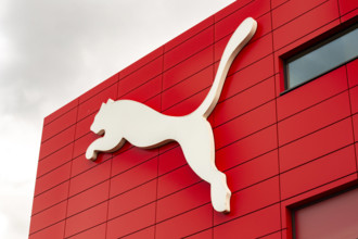 Die Puma SE ist einer der größten Hersteller von Sportartikel wie Schuhe und Textilien mit seiner in Herzogenaurach behe