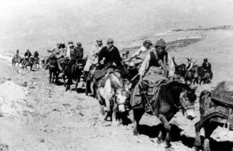 RECORD DATE NOT STATED China: Tenzin Gyatso, the 14th Dalai Lama (centre, white horse) escaping from Tibet to India, 195