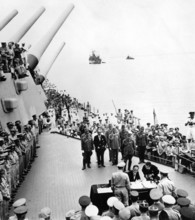 Bildnummer: 55884286  Datum: 02.09.1945  Copyright: imago/United Archives
On a forward deck of the