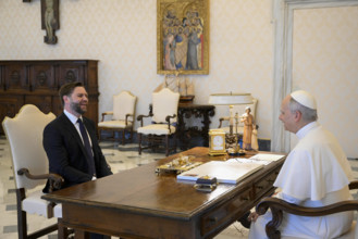 ITALY -  POPE  LEO XIV  RECEIVES IN PRIVATE AUDIENCE H.E.MR JANES DAVID VANCE, VICE PRESIDENT OF THE UNITED STATES OF AMERICA AND H.E.MR NARCO RUBIO  AT THE VATICAN  - 2025/5/19